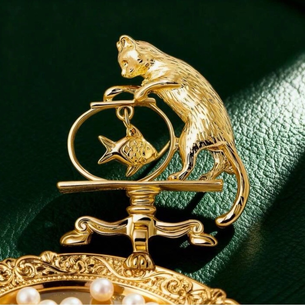 Cat & Fish Brooch Gold kitten pin jewelry goldfish fishbowl Victorian retro bag - Picture 2 of 16